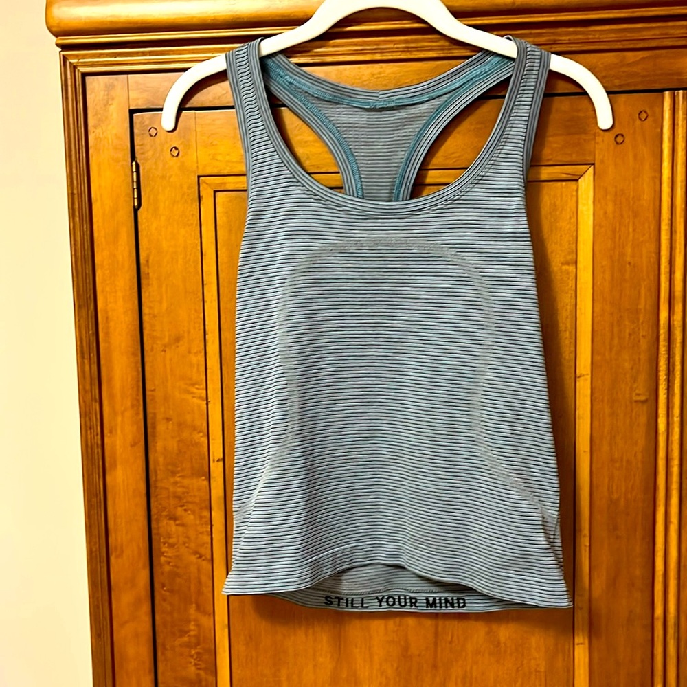 Lululemon Tank Top . like New condition.  Size 4